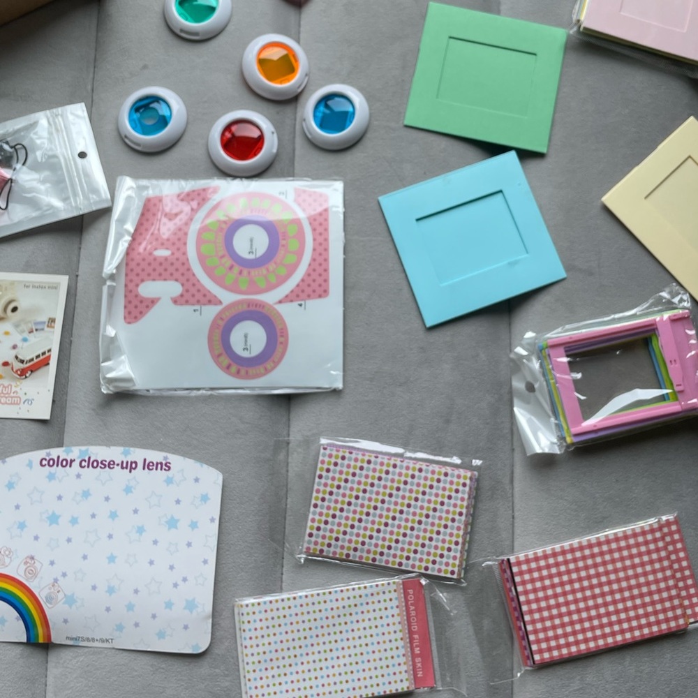 polaroid picture decorating kit!